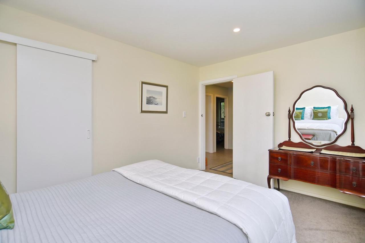 Charlesworth Villa - Christchurch Holiday Homes Екстер'єр фото