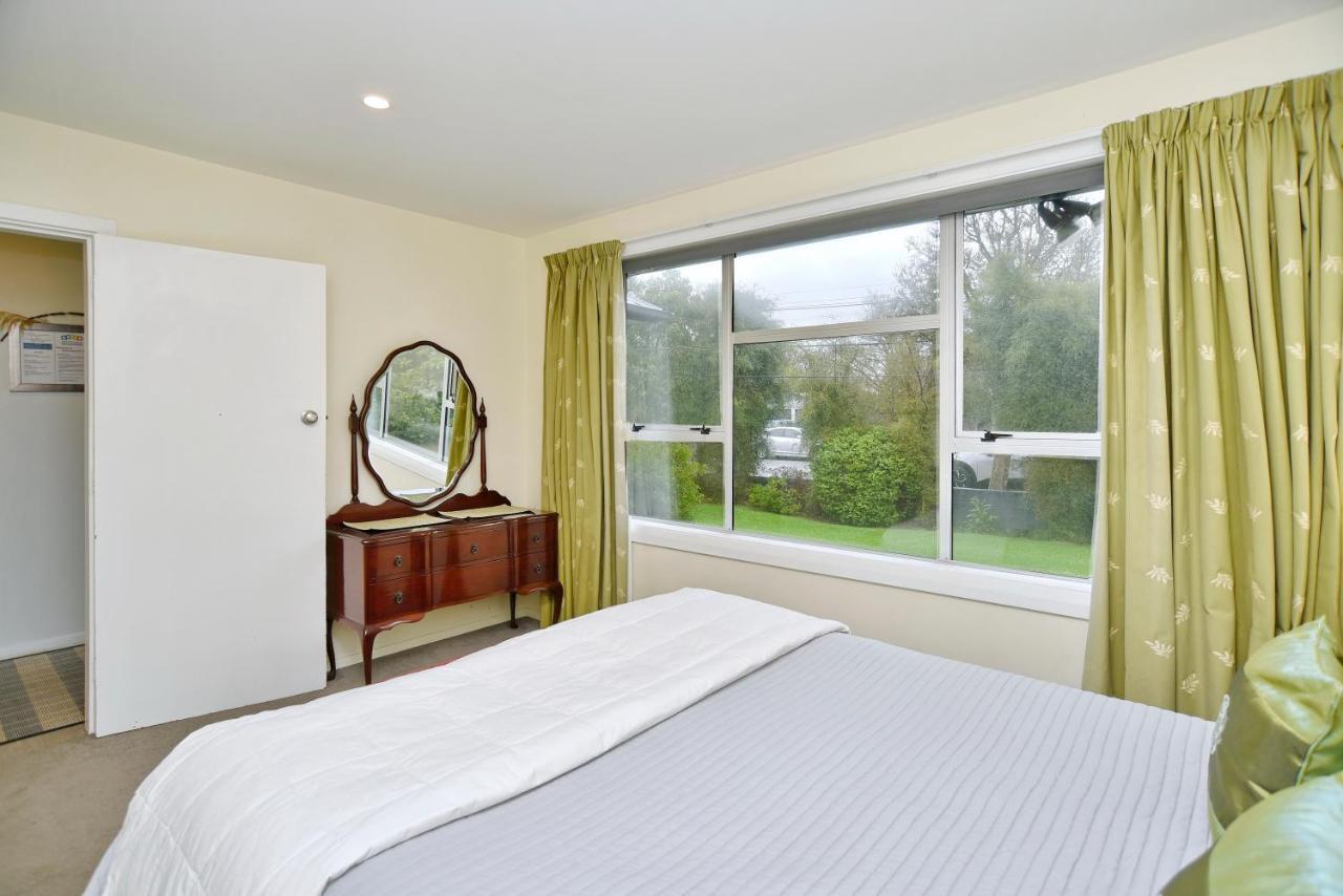 Charlesworth Villa - Christchurch Holiday Homes Екстер'єр фото