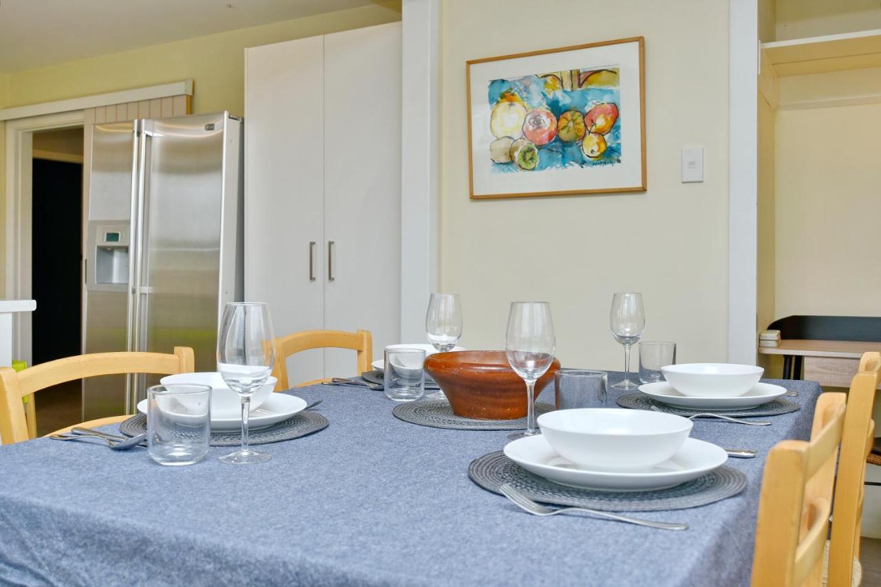 Charlesworth Villa - Christchurch Holiday Homes Екстер'єр фото