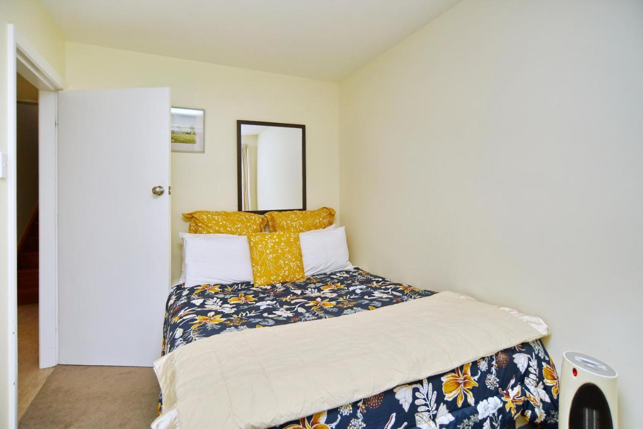Charlesworth Villa - Christchurch Holiday Homes Екстер'єр фото